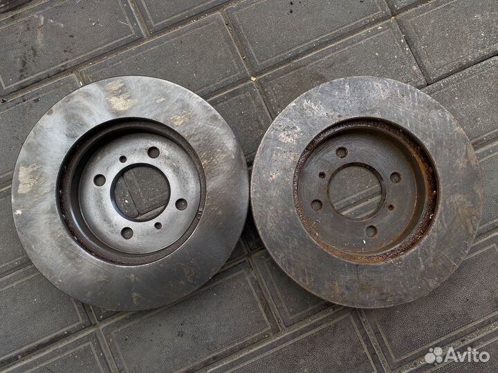 Передние тормозные диски на Mitsubishi Lancer