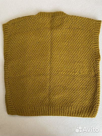 Жилетка вязаная женская горчичного цвета