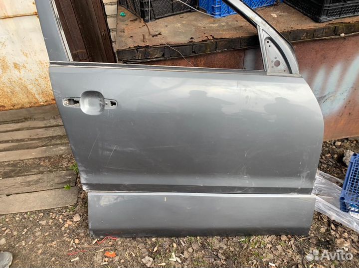 Дверь передняя правая Suzuki Grand Vitara 2011год