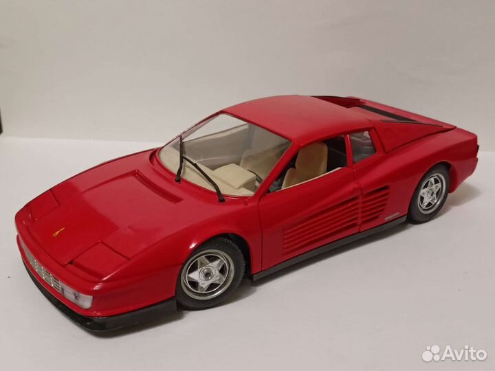 1:18 Burago Ferrari Testarossa
