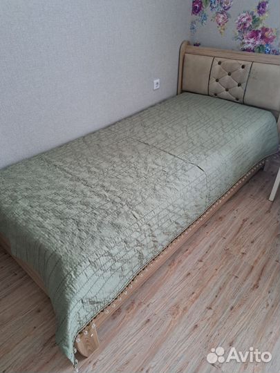 Шторы и покрывало бу