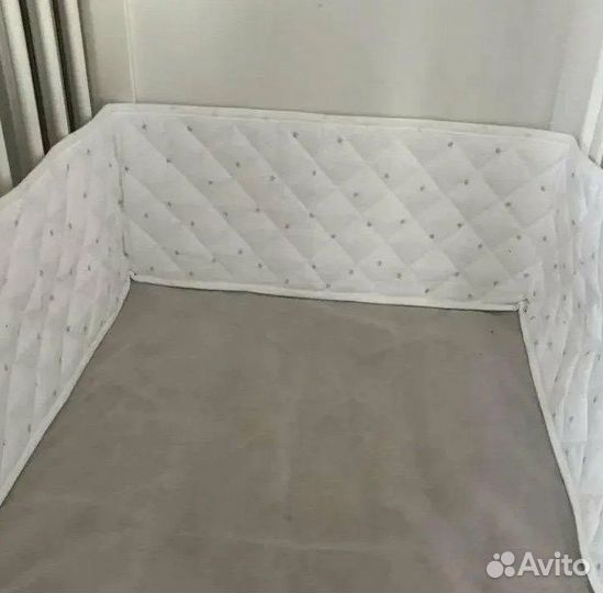 IKEA мягкий бортик в кроватку + подушка