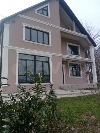 Коттедж 261 м² на участке 11,1 сот.