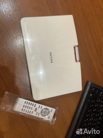 DVD плеер Philips портативный
