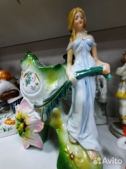 Статуэтка ваза девушка, фарфор Германия