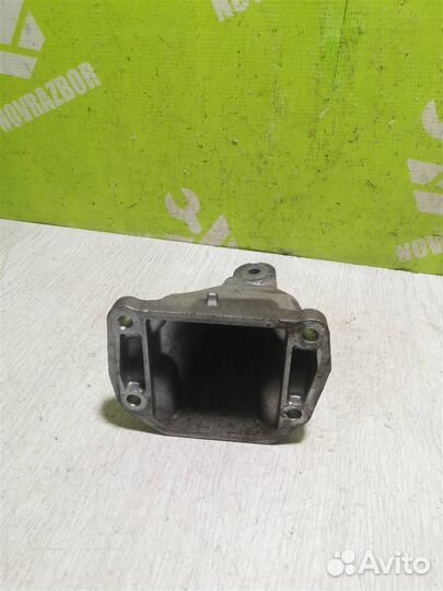 Кронштейн опоры двигателя Мерседес Бенз Вито Виа