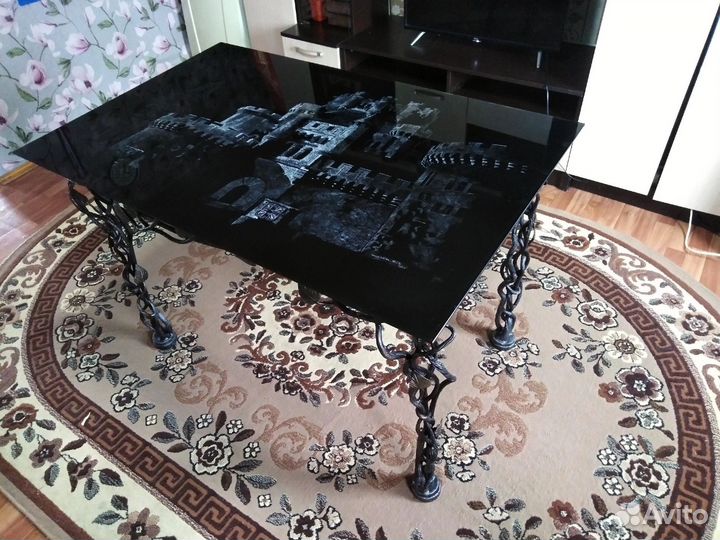 Кованый стол