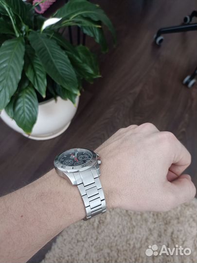 Швейцарские часы swiss military на солнечной батар