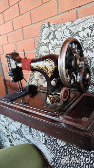 Швейная машинка зингер ручная