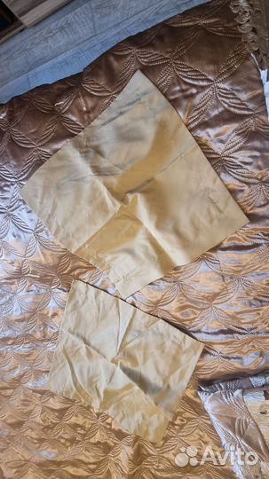 Покрывало на кровать наволочки шторы комплект