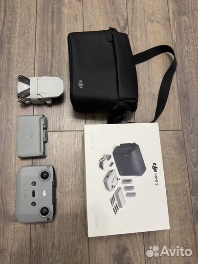 Квадрокоптер DJI mini 2 fly more combo серый
