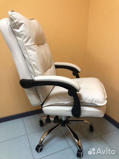 Компьютерное кресло офисное с функцией массажа