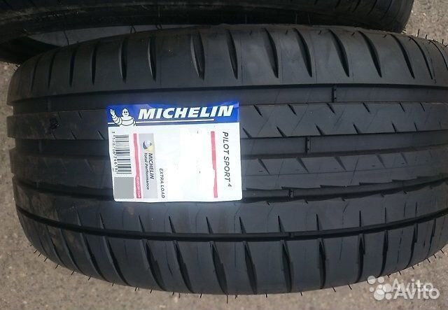 Michelin Pilot Sport 4 275/35 R19 и 245/40 R19