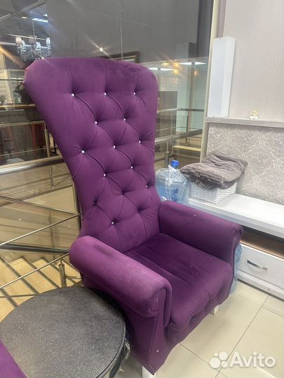 2 Педикюрных кресла трон б/у