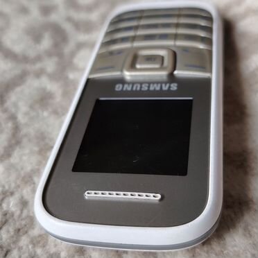 Samsung GT-E1200, 1 SIM