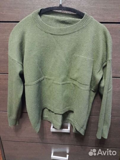 Свитер укороченный