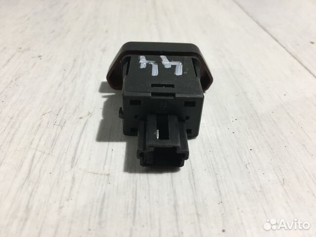 Кнопка аварийки LADA vesta 1.6 мт седан