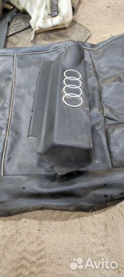 Крышка двигателя Ауди А4 Б5