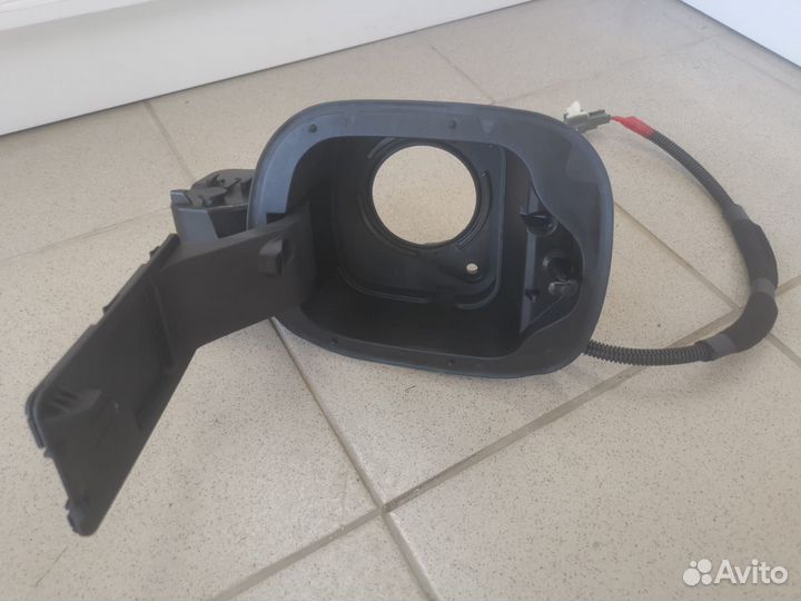 Панель заливной горловины топливного бака