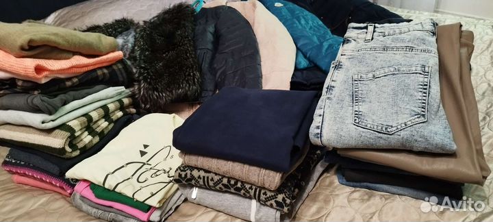Большая коробка женских вещей 42-44