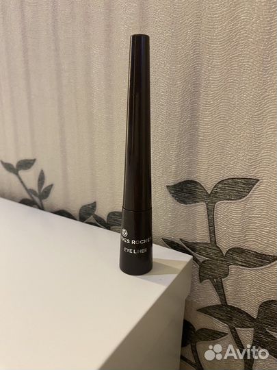 Жидкая подводка для глаз коричневая Yves Rocher