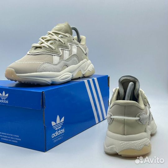 Кроссовки женские Adidas Ozweego