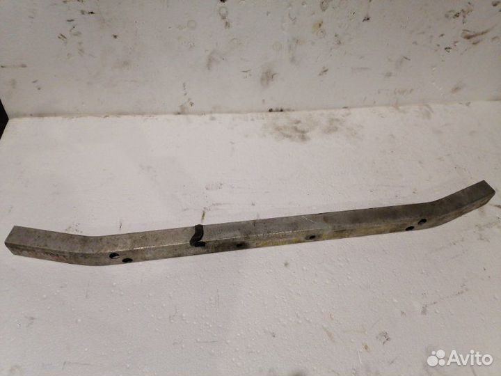 Усилитель бампера передний Toyota Crown GS151 1GFE