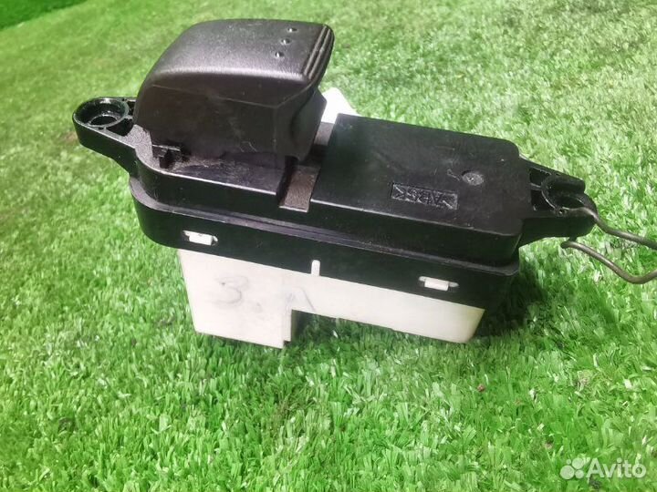 Кнопка стеклоподъемника задняя левая Mazda 6 GG