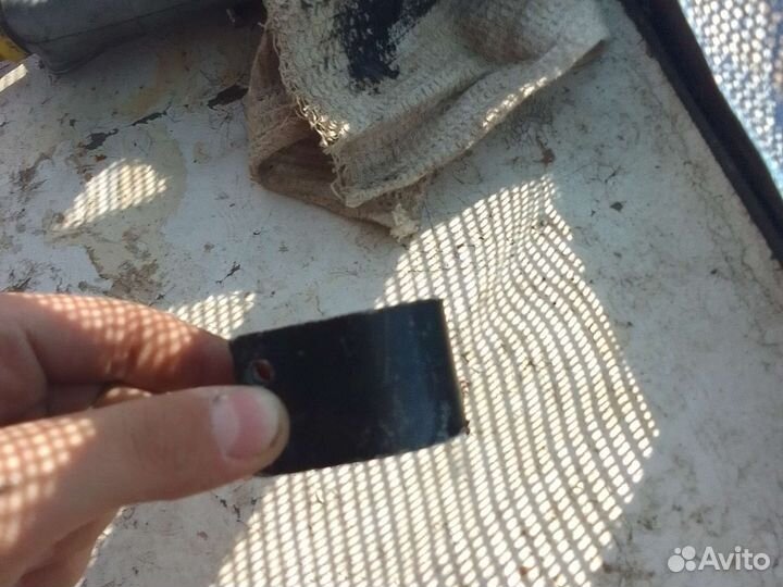 Вилка,зажим,блинчик,болт вилка сють гнутая