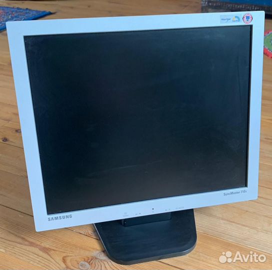 Монитор samsung SyncMaster 710v