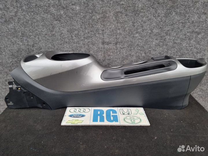 Подлокотник Nissan Juke HR16DE 2012