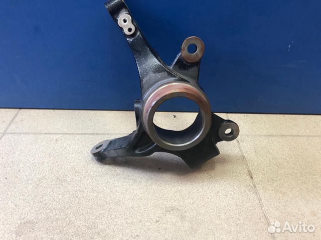 Кулак поворотный правый на kia rio/hyudai solaris