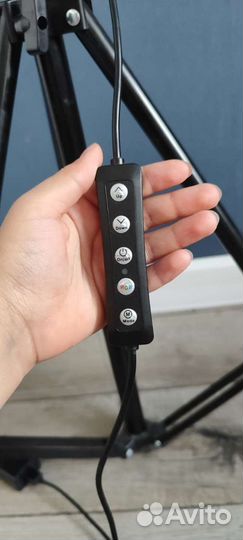 Кольцевая светодиодная лампа