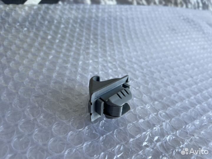 Крючок солнцезащитного козырька Colt Кольт Z3