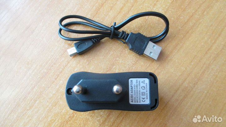 Адаптер в розетку + USB-кабель
