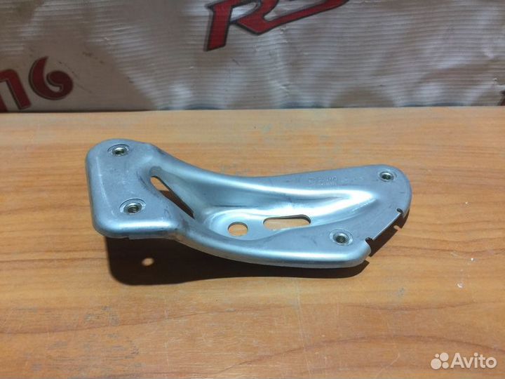 Крепление крыла переднее правое Skoda Octavia A5