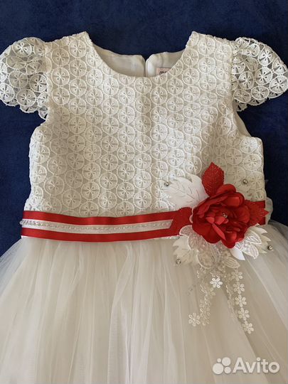 Платье для девочки нарядное 140