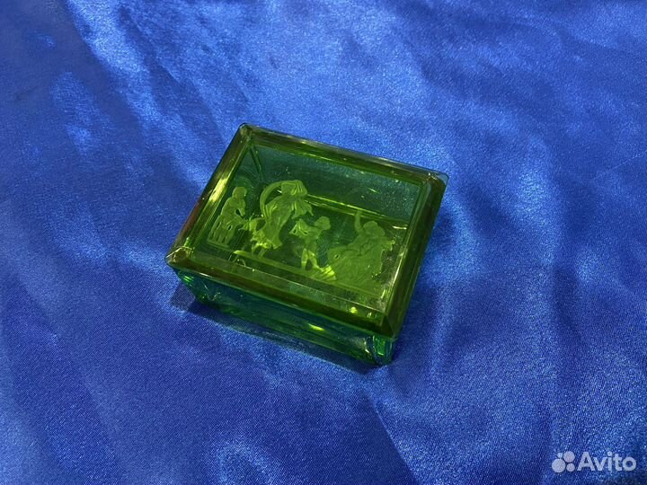 Стеклянная шкатулка антикварная