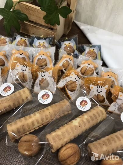 Орешки, трубочки, сладкие подарки