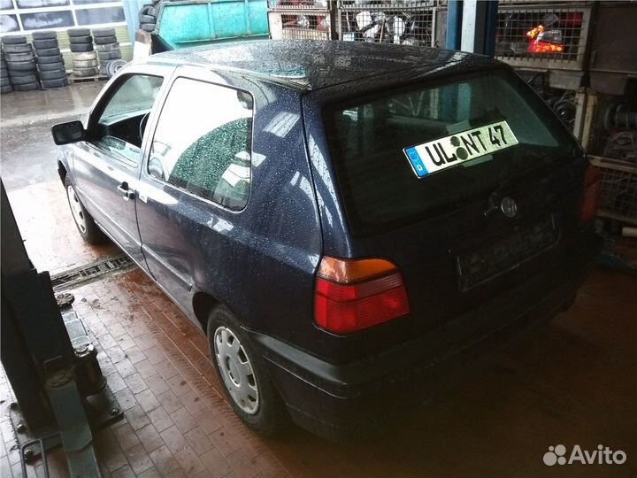 Разбор на запчасти Volkswagen Golf 3