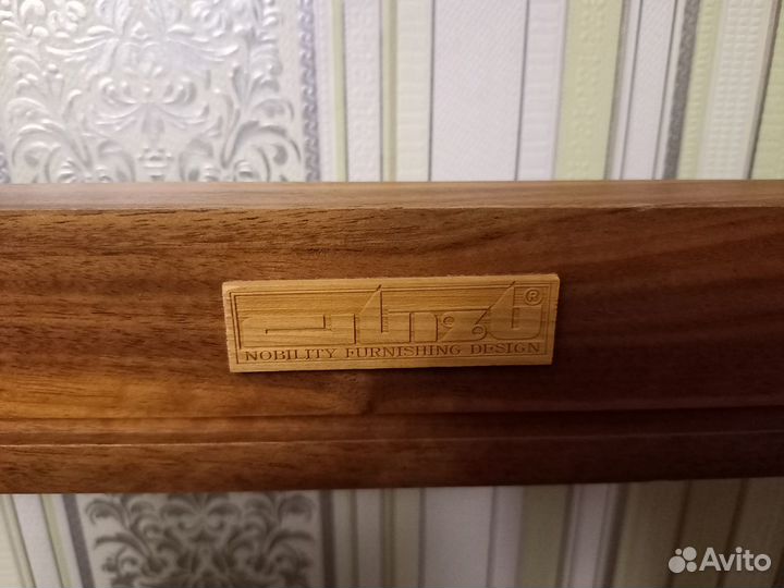 Подставка фирмы guizu для CD и видео дисков