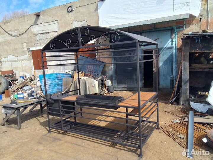 Мангал с крышей
