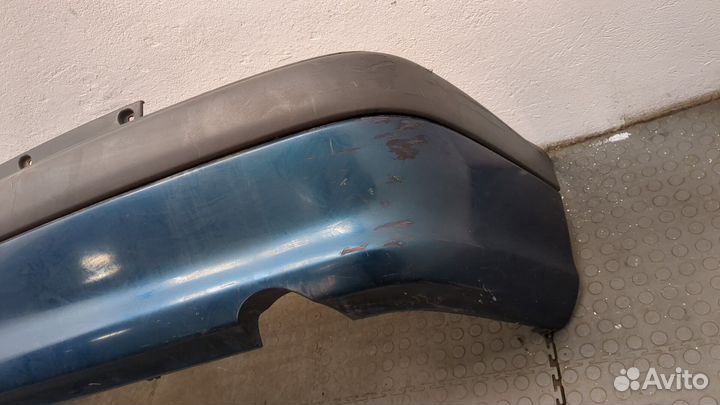 Бампер задний Toyota Avensis 1