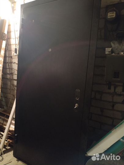 Металлическая дверь бу