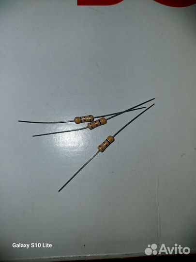 Резистор 4.7 ом 0.5 ватт ещё 4.7 ом 0.25 ватт