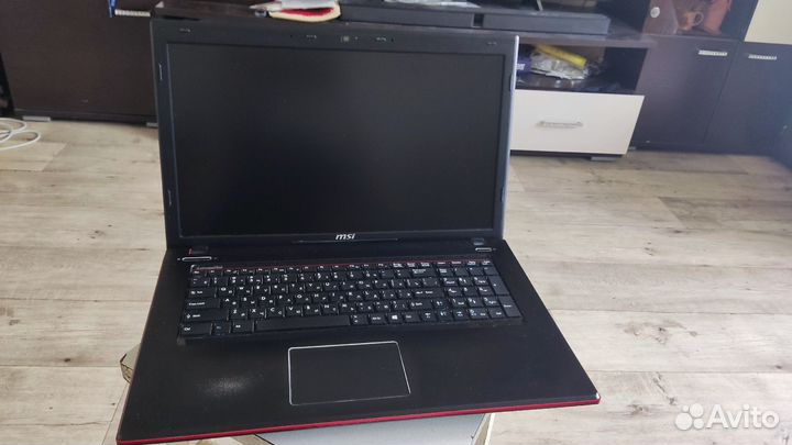 Ноутбук MSI