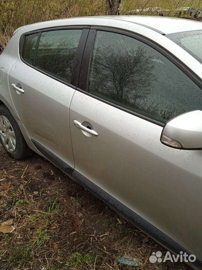 Стекла Renault Megan 3 хэтчбек