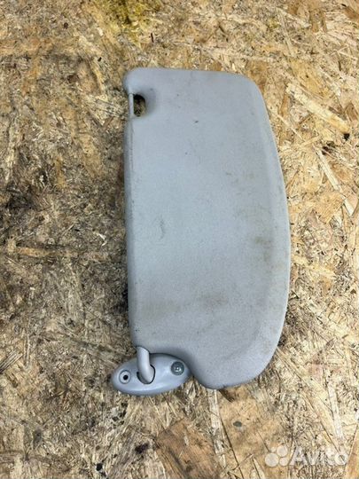 Солнцезащитный козырек правый Ford Focus 2 2010