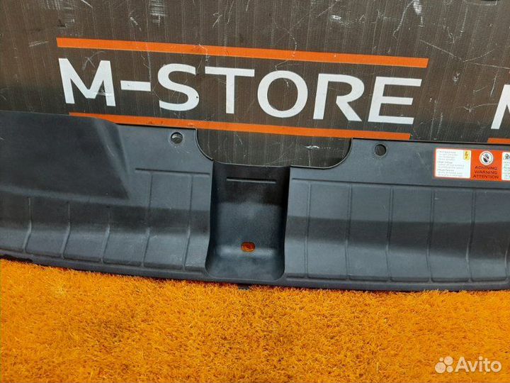 Накладка замка капота Audi Q5 8R cdnc 2009