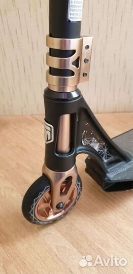 Трюковой самокат Mongoose